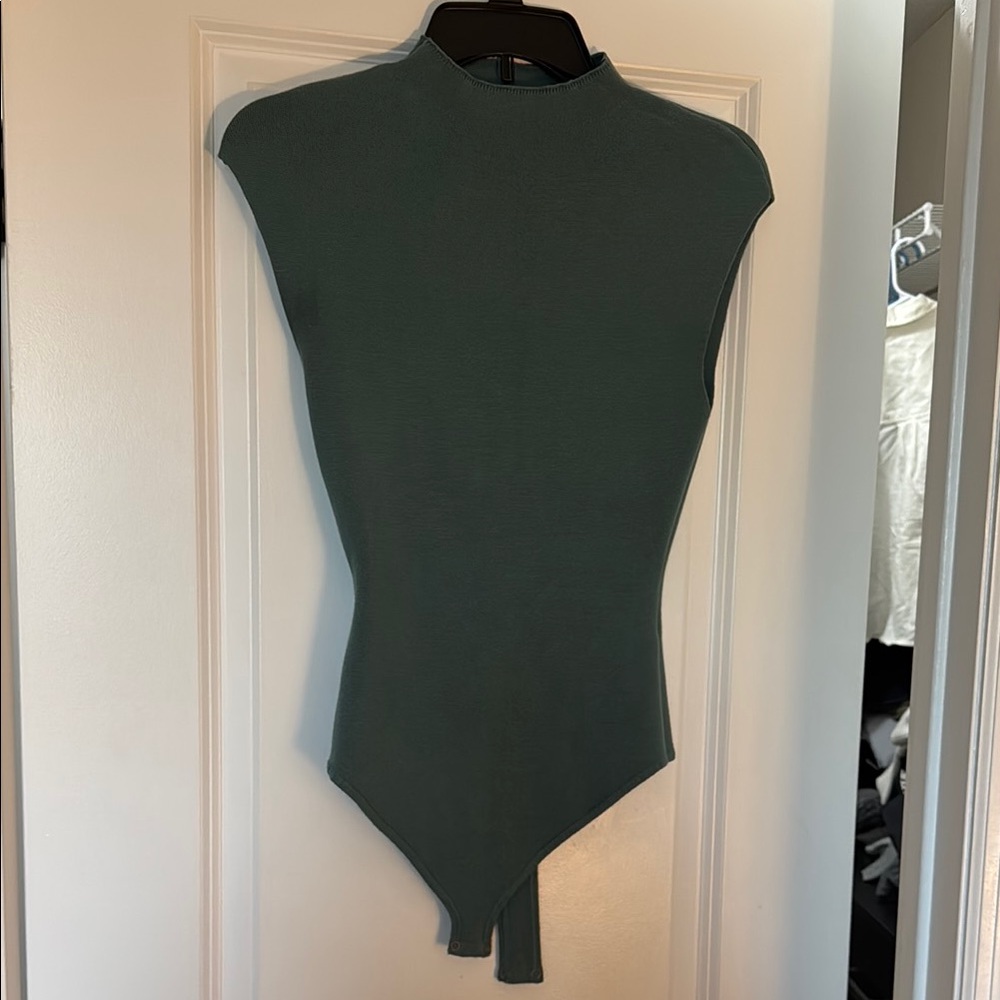 Abercrombie & Fitch Fitted Green Sleeveless Bodysuit with Mandarin Collar